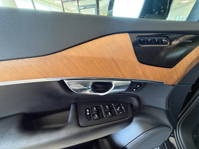 Used 2023 Volvo XC90 B6 Plus w/ Protection Package Premier image 11