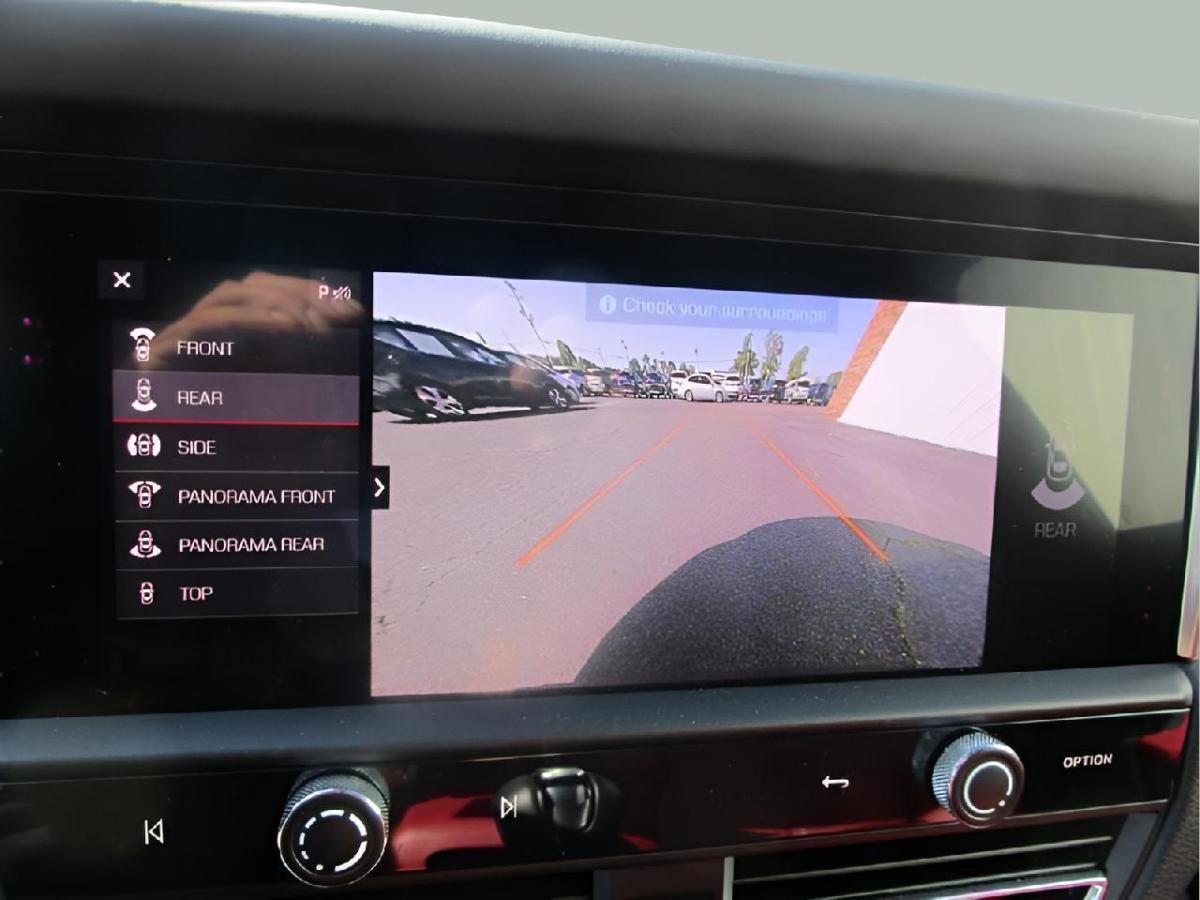 Used 2023 Porsche Macan AWD/4WD image 13