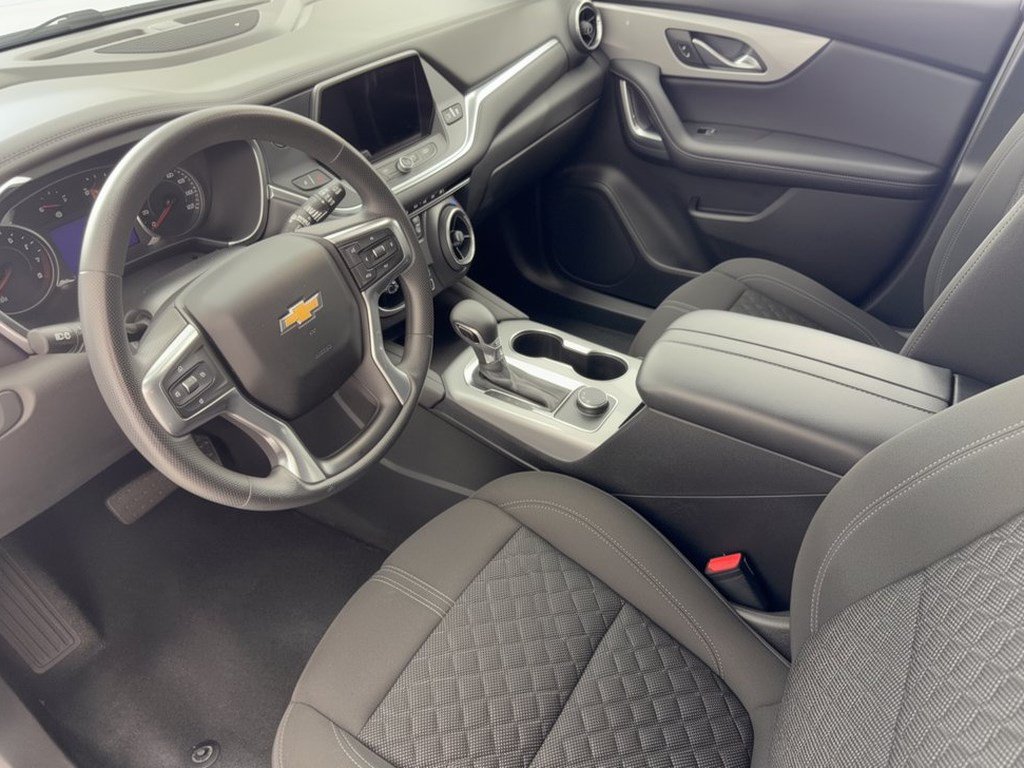 Used 2021 Chevrolet Blazer LT w/ LPO, Black Accent Package FWD image 4