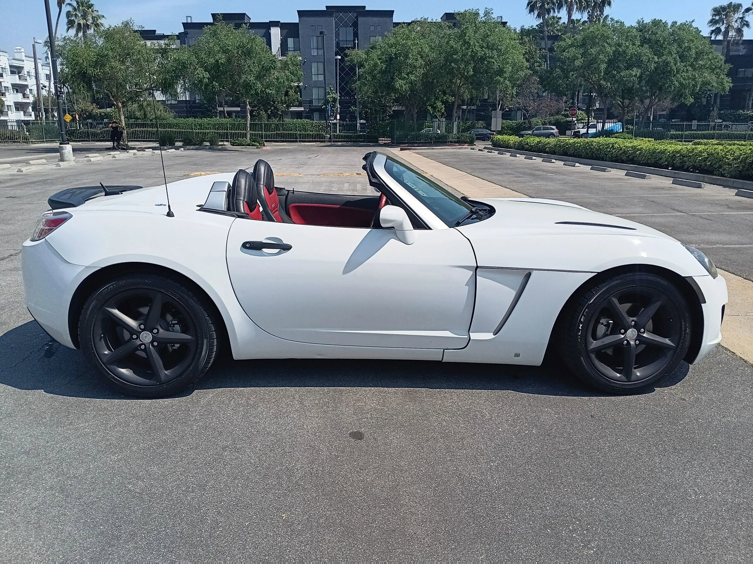 Used 2007 Saturn Sky Red Line image 12