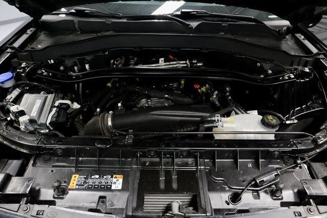 Used 2025 Ford Explorer ST-Line w/ ST-Line Street Pack image 17