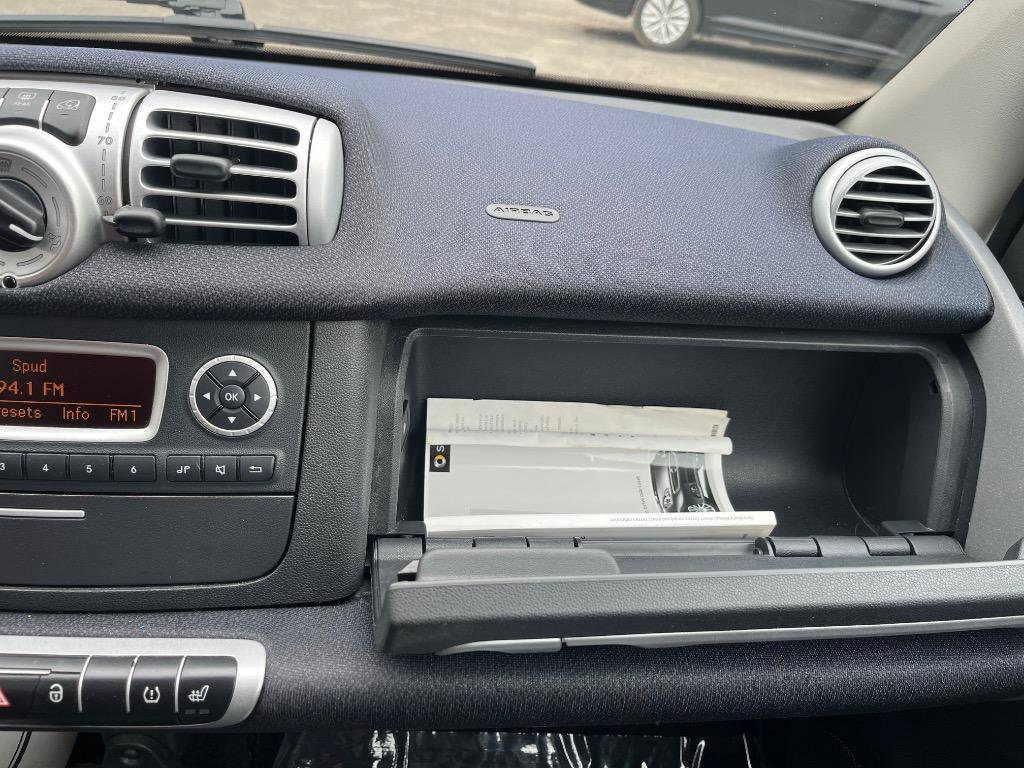 Used 2013 smart fortwo passion image 24