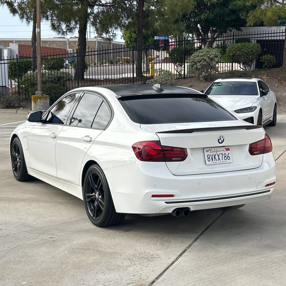 Used 2018 BMW 330e RWD image 4
