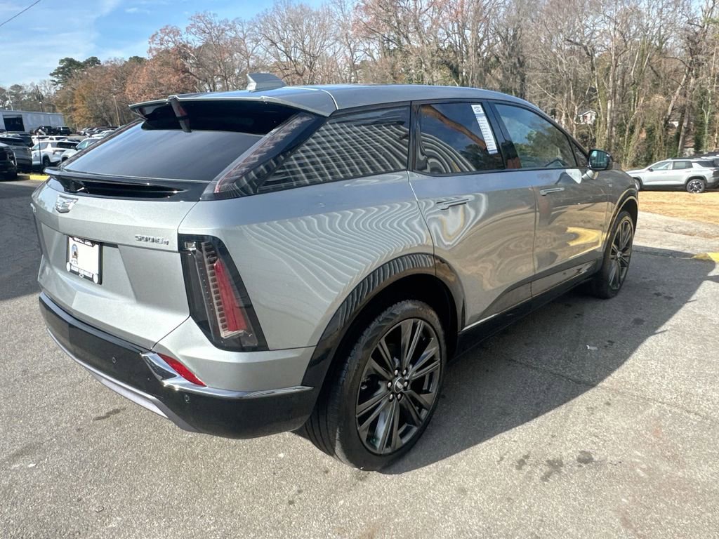 Used 2025 Cadillac Optiq Sport 2 image 33