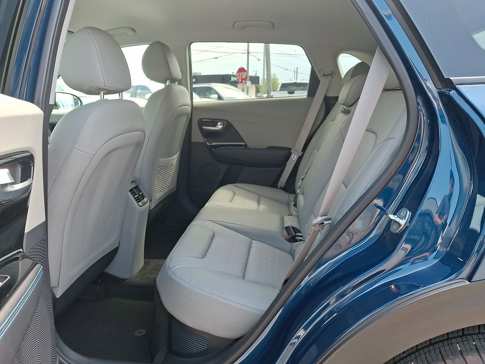 Used 2021 Kia Niro EX FWD image 10