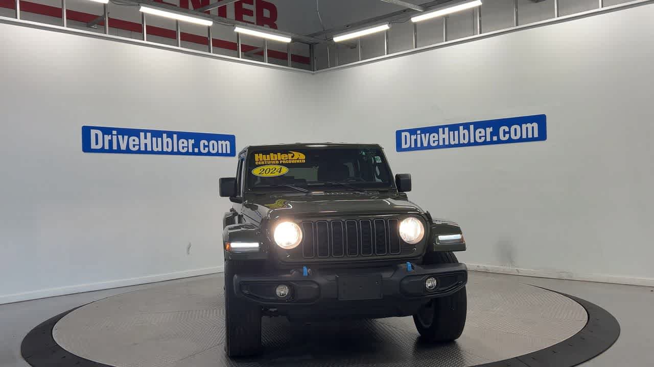Used 2024 Jeep Wrangler Unlimited w/ Convenience Group AWD/4WD image 4
