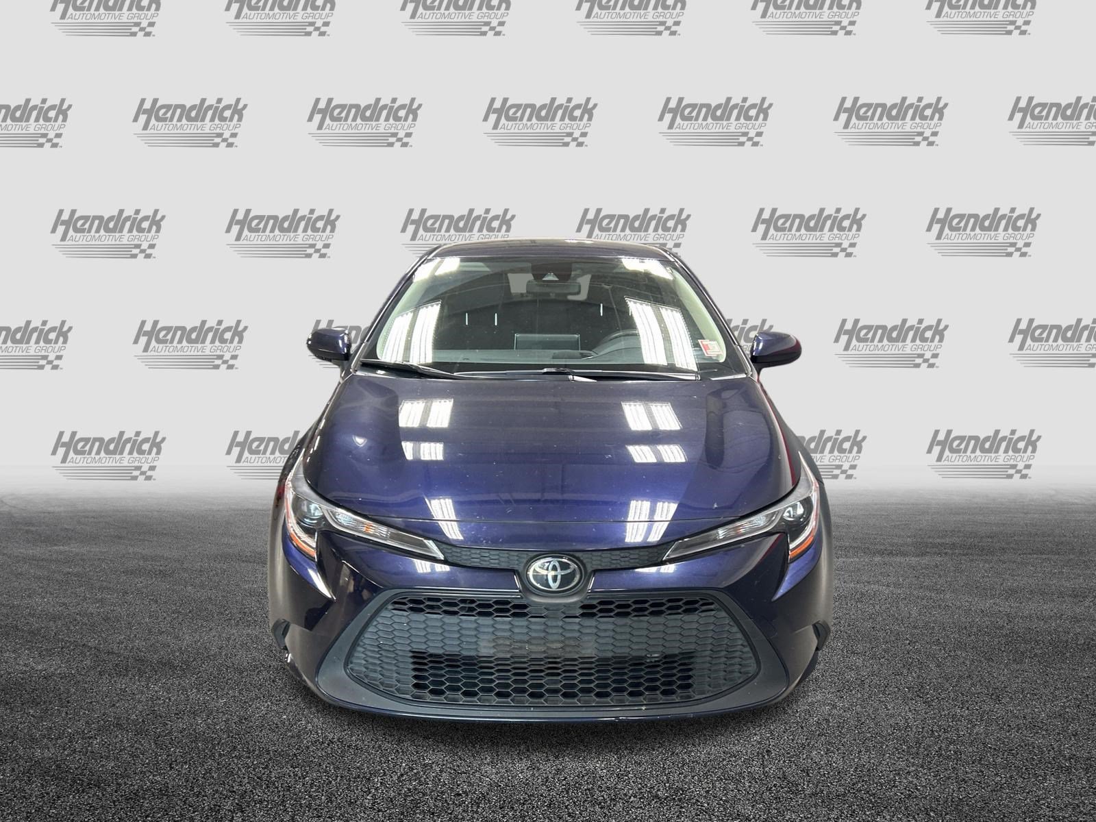 Used 2020 Toyota Corolla LE FWD image 3