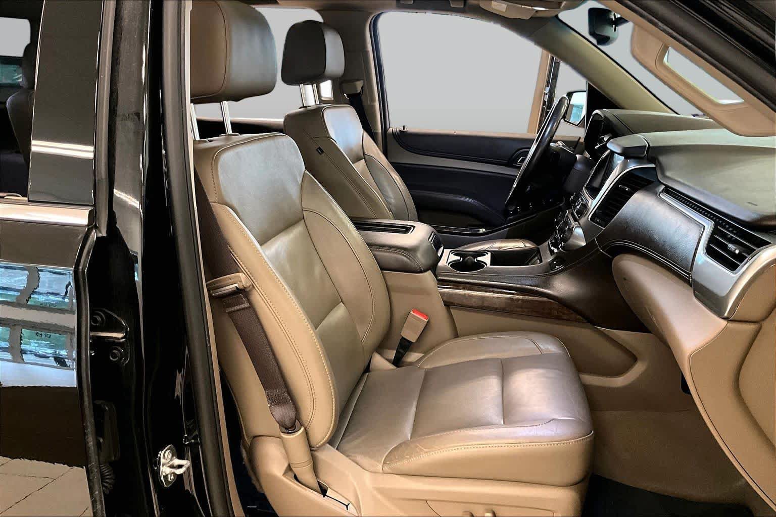 Used 2020 Chevrolet Suburban LT AWD/4WD image 8