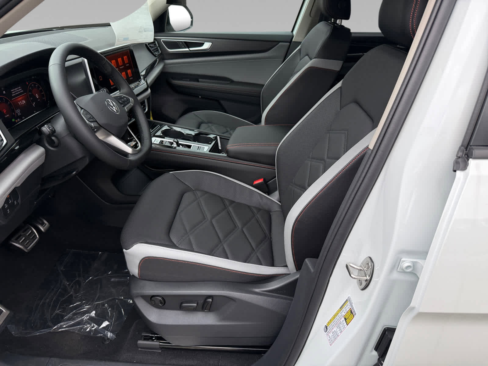 New 2026 Volkswagen Atlas Peak Edition image 15