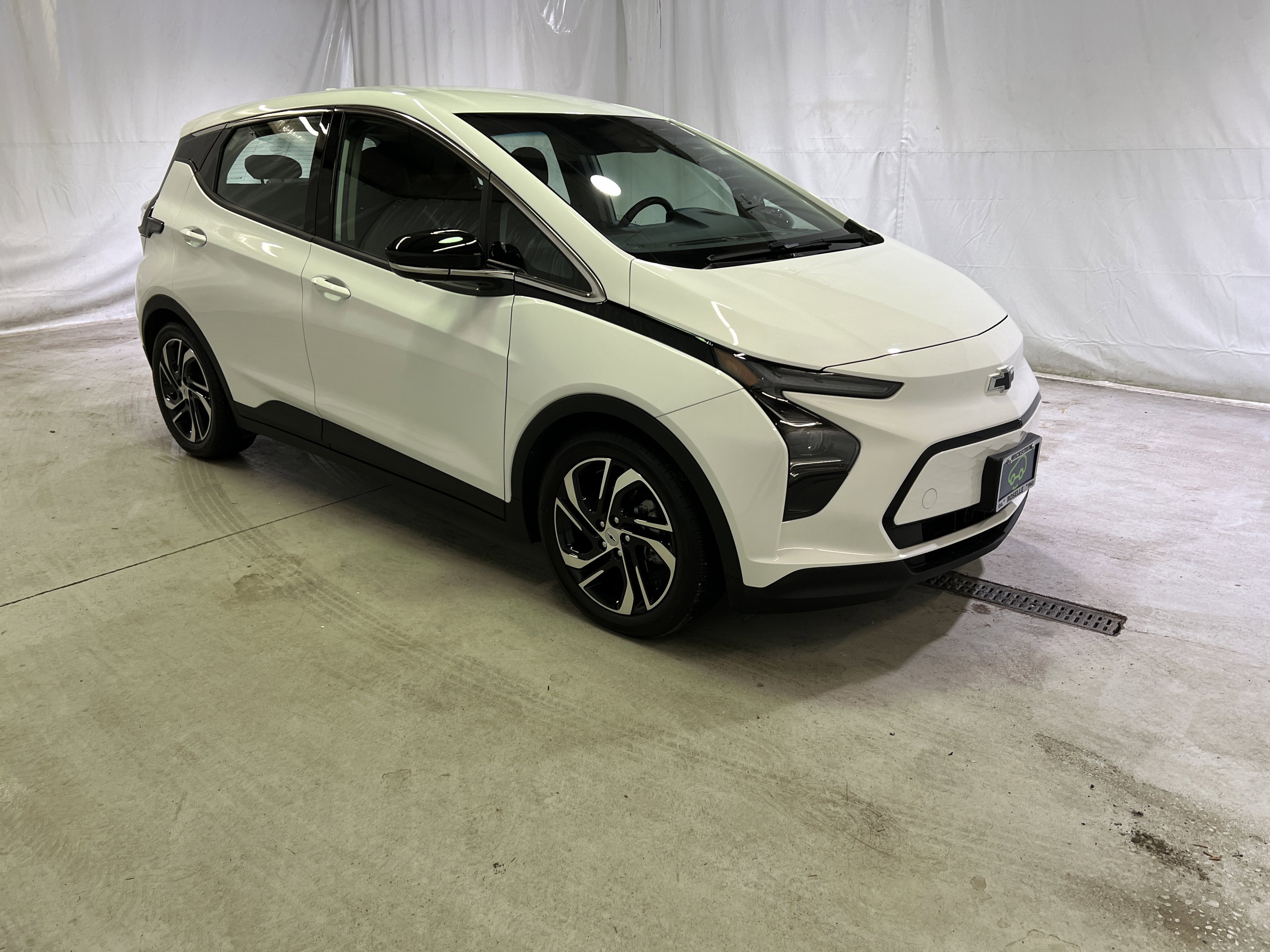 Certified 2023 Chevrolet Bolt LT w/ Infotainment Package image 2