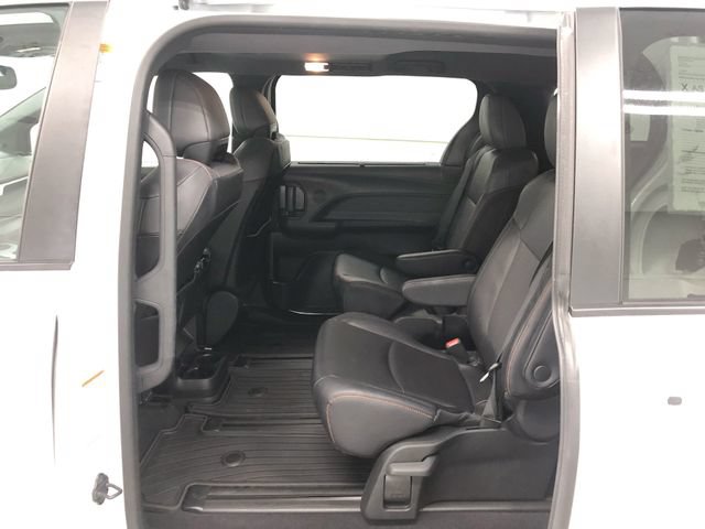 Used 2023 Toyota Sienna XSE FWD image 27