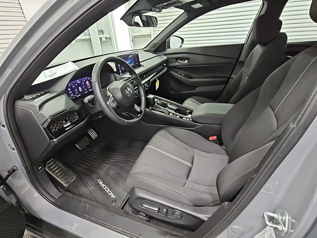Used 2025 Honda Accord Sport image 11