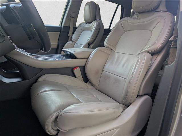 Used 2020 Lincoln Aviator Reserve w/ Equipment Group 202A image 17