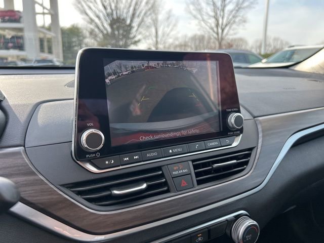 Used 2024 Nissan Altima 2.5 SV image 21