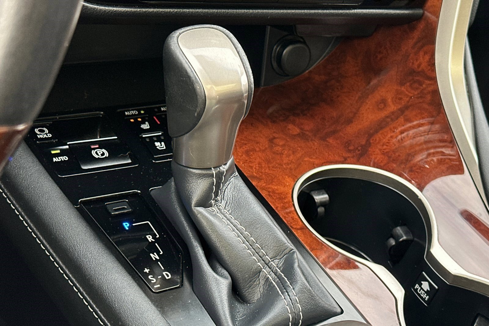 Used 2019 Lexus RX 450hL Premium image 17