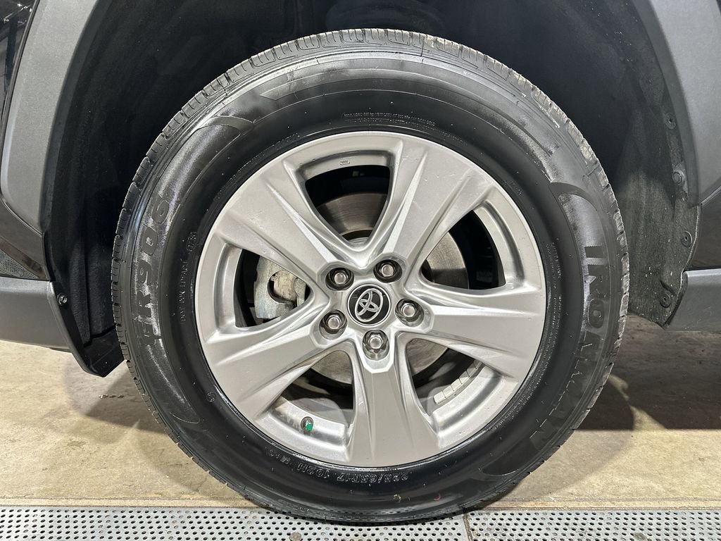 Used 2024 Toyota RAV4 XLE image 28