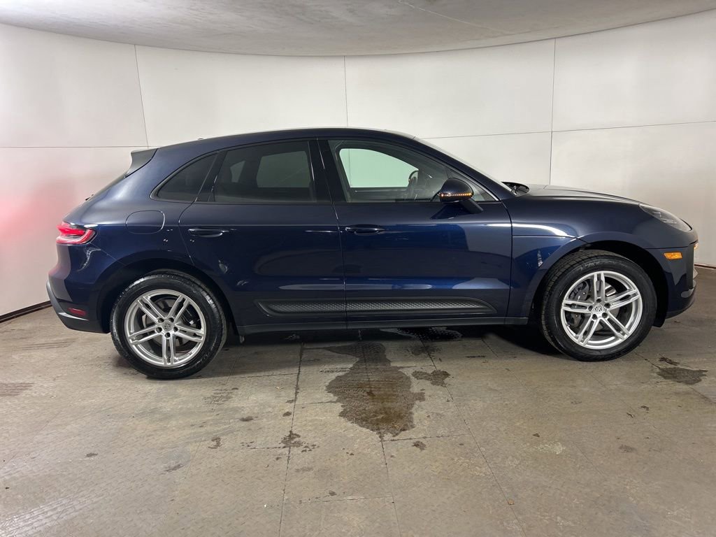 Certified 2022 Porsche Macan image 8
