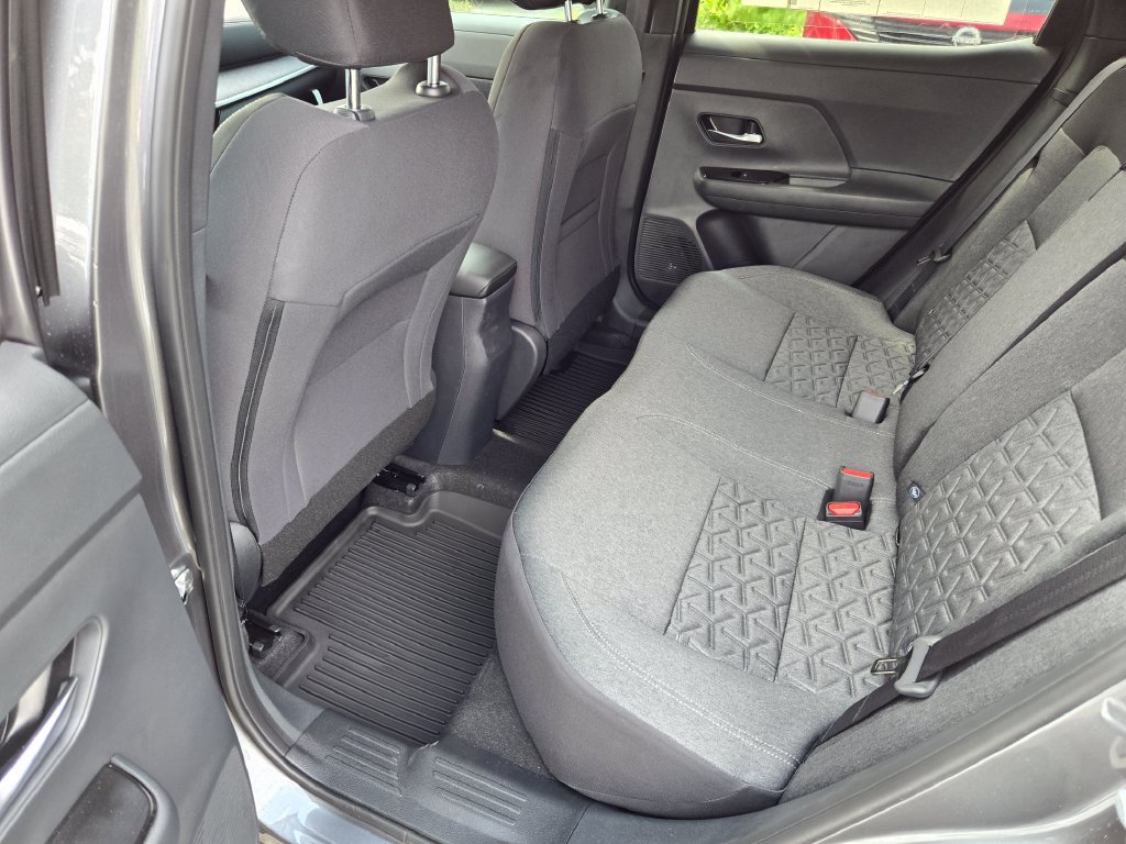 New 2026 Nissan Kicks SV w/ Interior Electronics Package AWD/4WD image 10