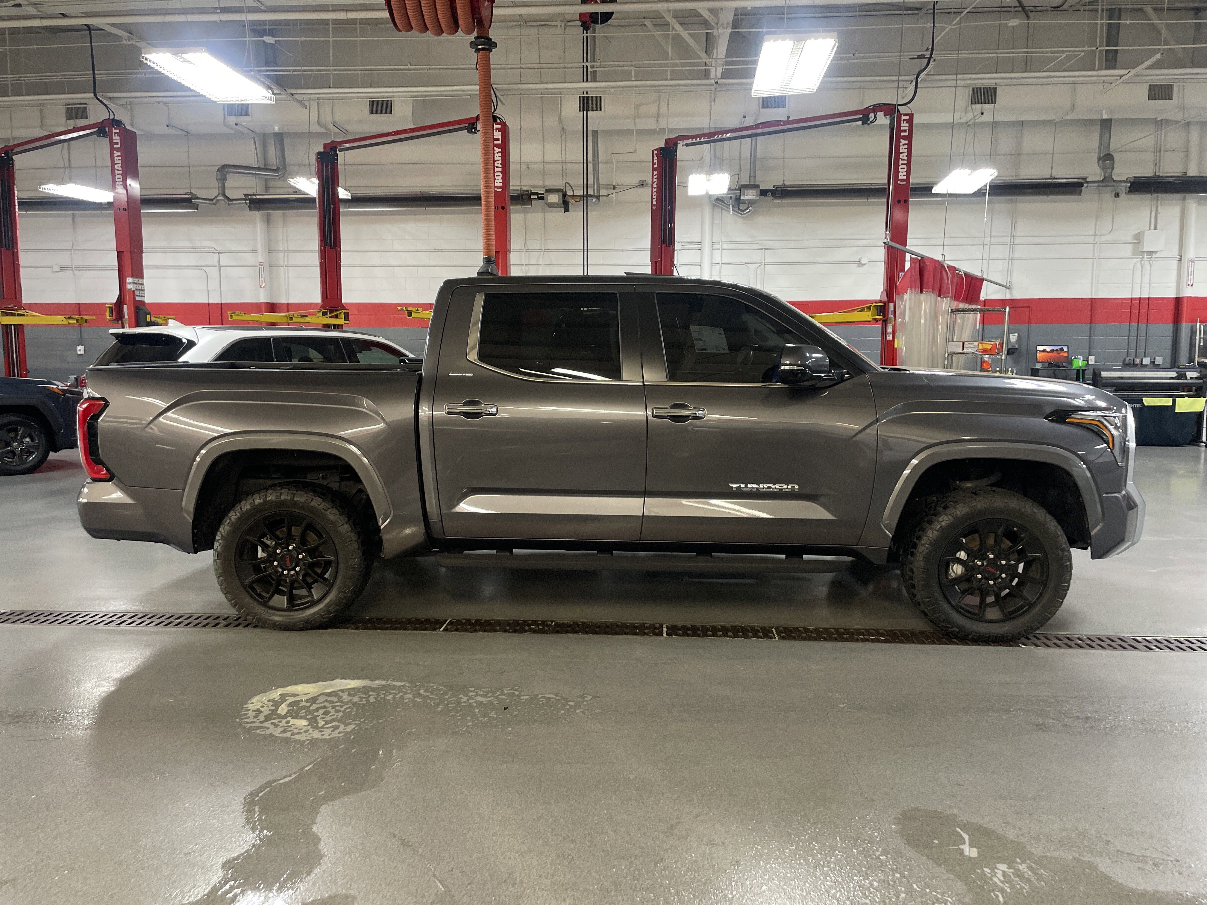 Used 2024 Toyota Tundra Limited image 8
