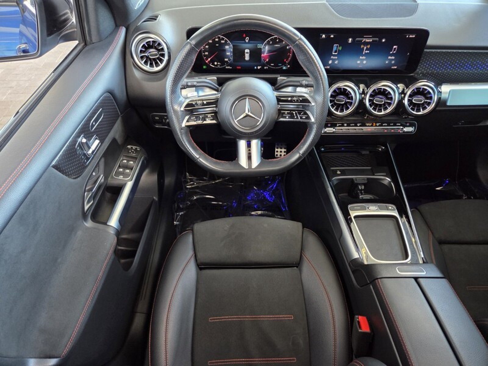 Used 2024 Mercedes-Benz GLB 250 image 16