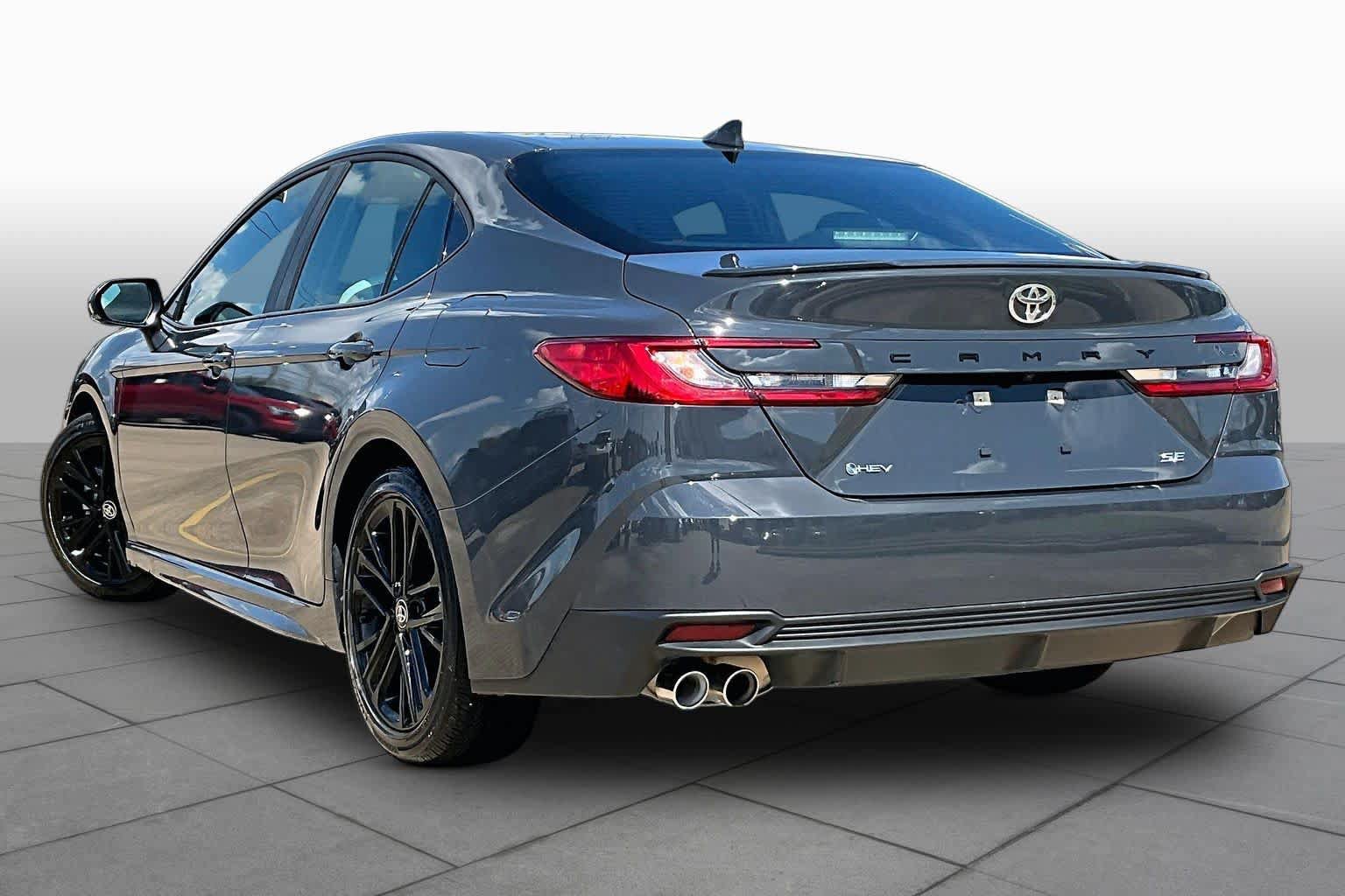 Used 2026 Toyota Camry SE FWD image 12