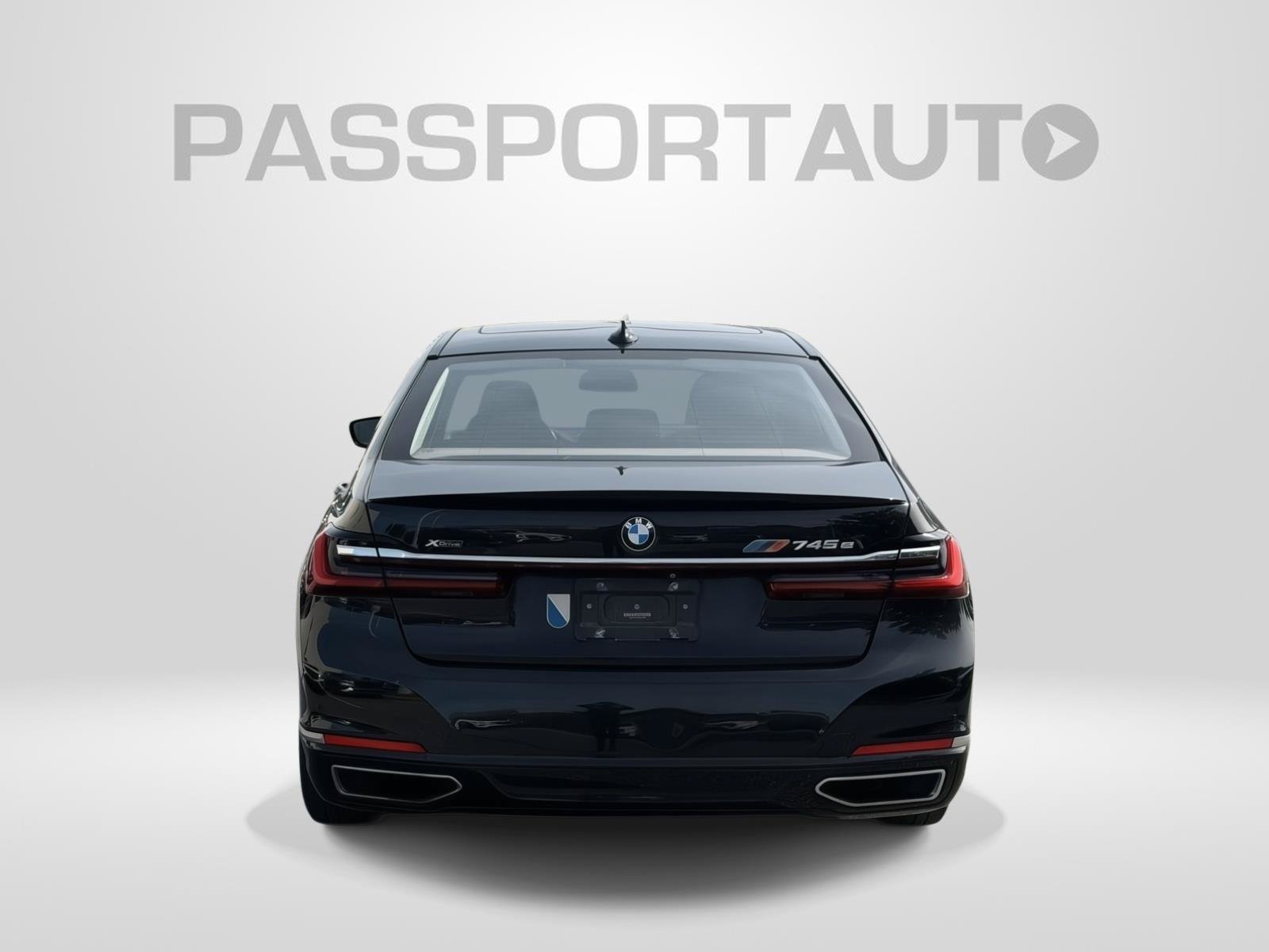 Used 2020 BMW 745e xDrive AWD/4WD image 5