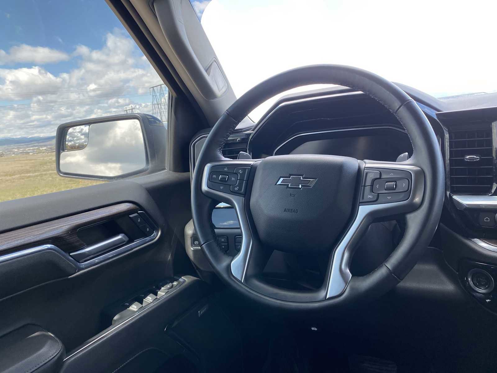Used 2024 Chevrolet Silverado 1500 LT Trail Boss w/ Convenience Package II AWD/4WD image 31