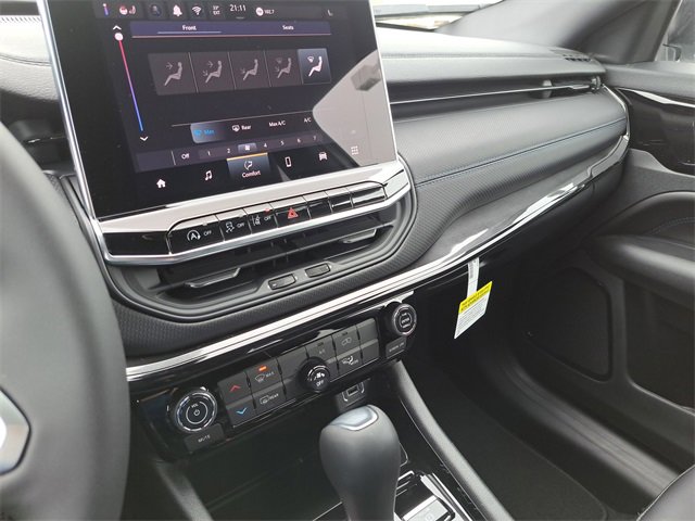 New 2026 Jeep Compass Latitude image 17