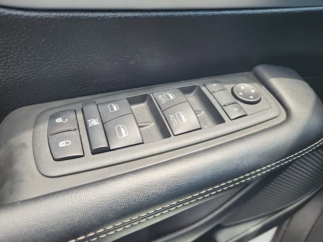 Used 2022 Chrysler Pacifica Touring-L w/ S Appearance Package FWD image 18