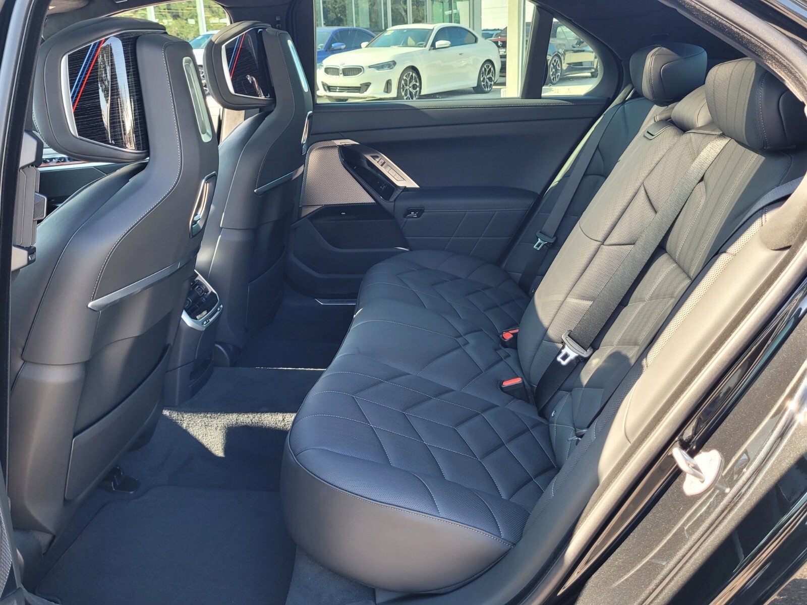 Used 2026 BMW 740i w/ Executive Package image 11