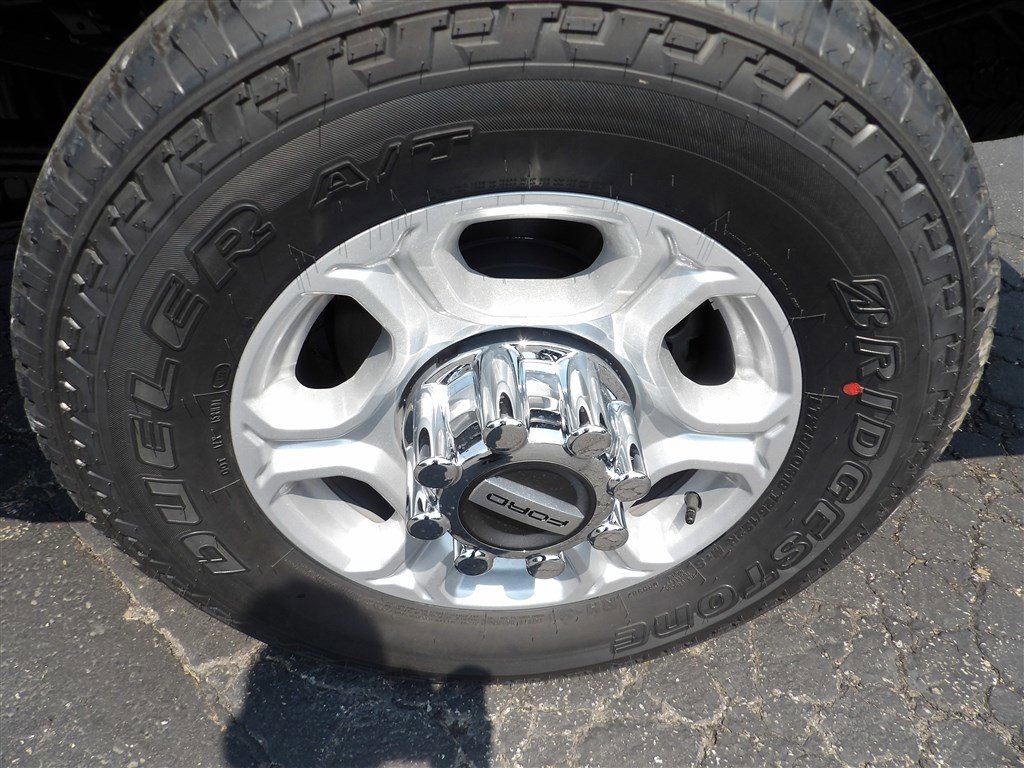 New 2025 Ford F350 XLT w/ FX4 Off-Road Package image 7