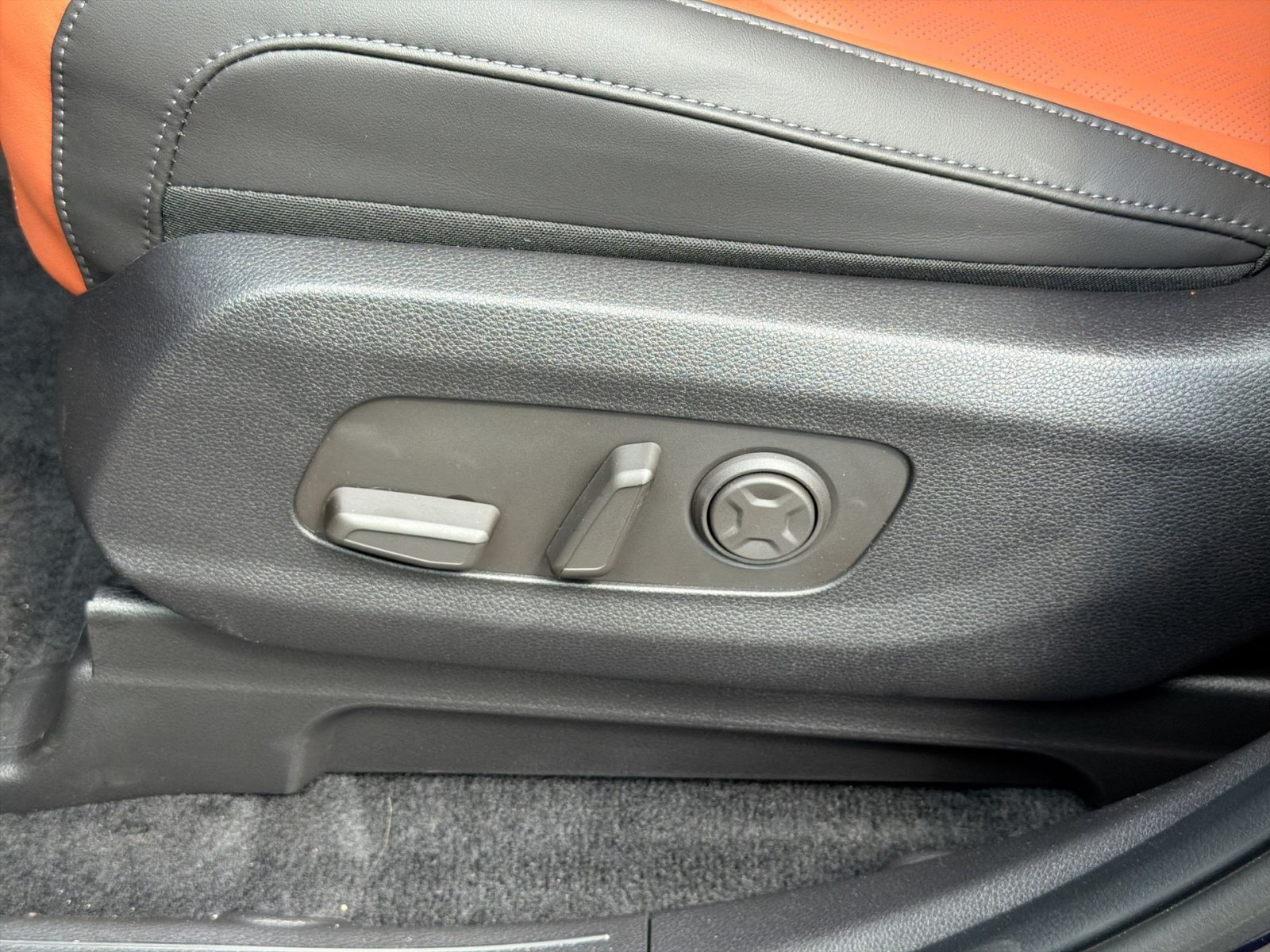 New 2026 Kia Carnival EX FWD image 28