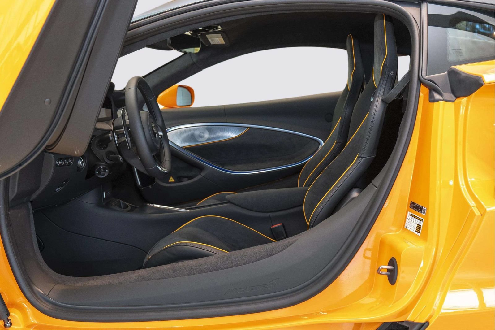 New 2026 McLaren Artura RWD image 12