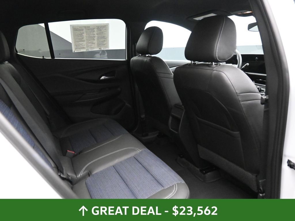Used 2025 Buick Envista Preferred image 24