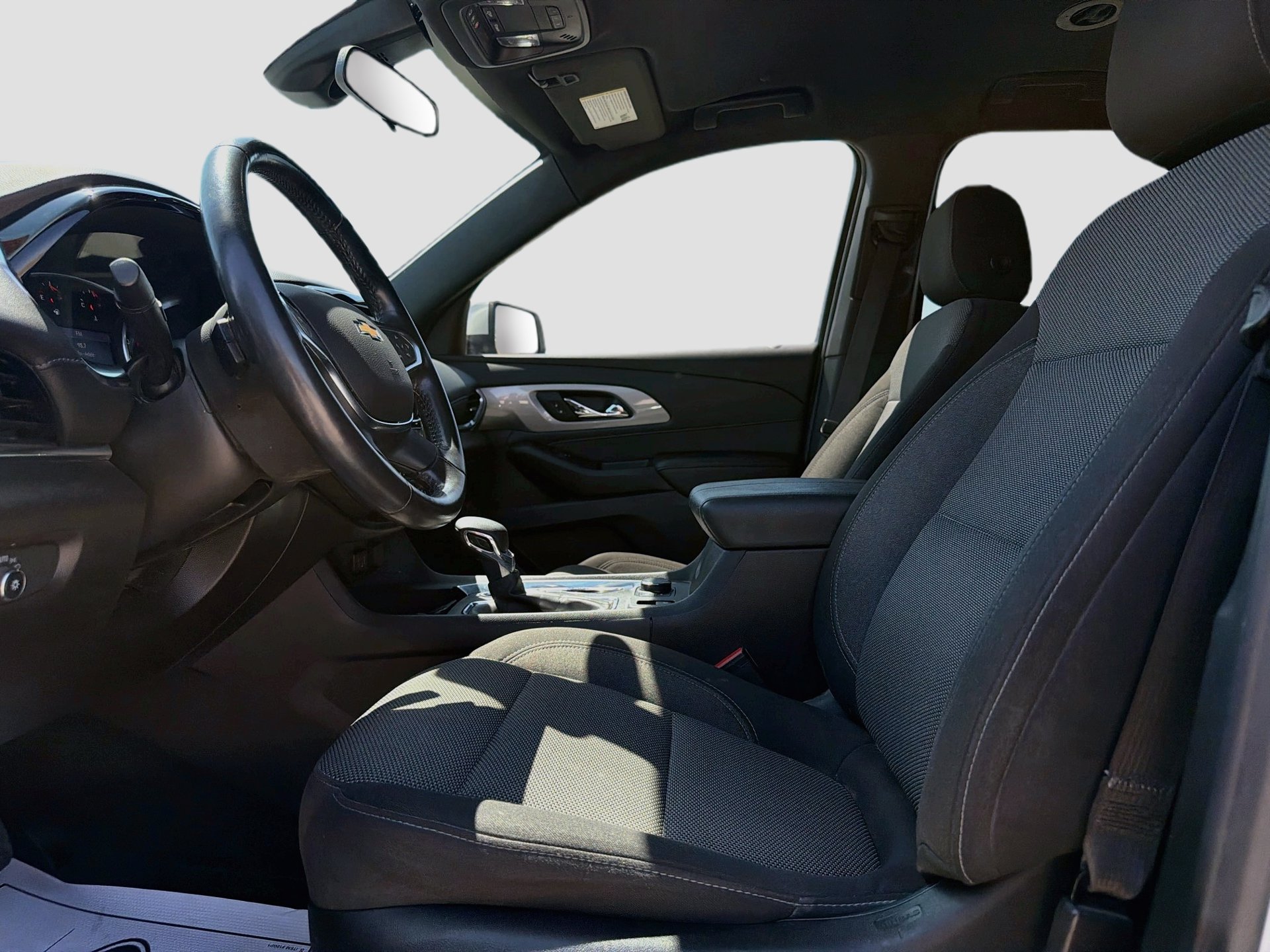 Used 2022 Chevrolet Traverse LT FWD image 23