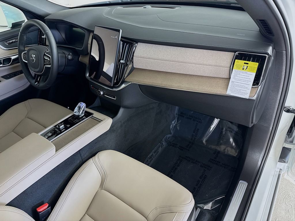 New 2026 Volvo XC90 B6 Plus w/ Protection Package image 30