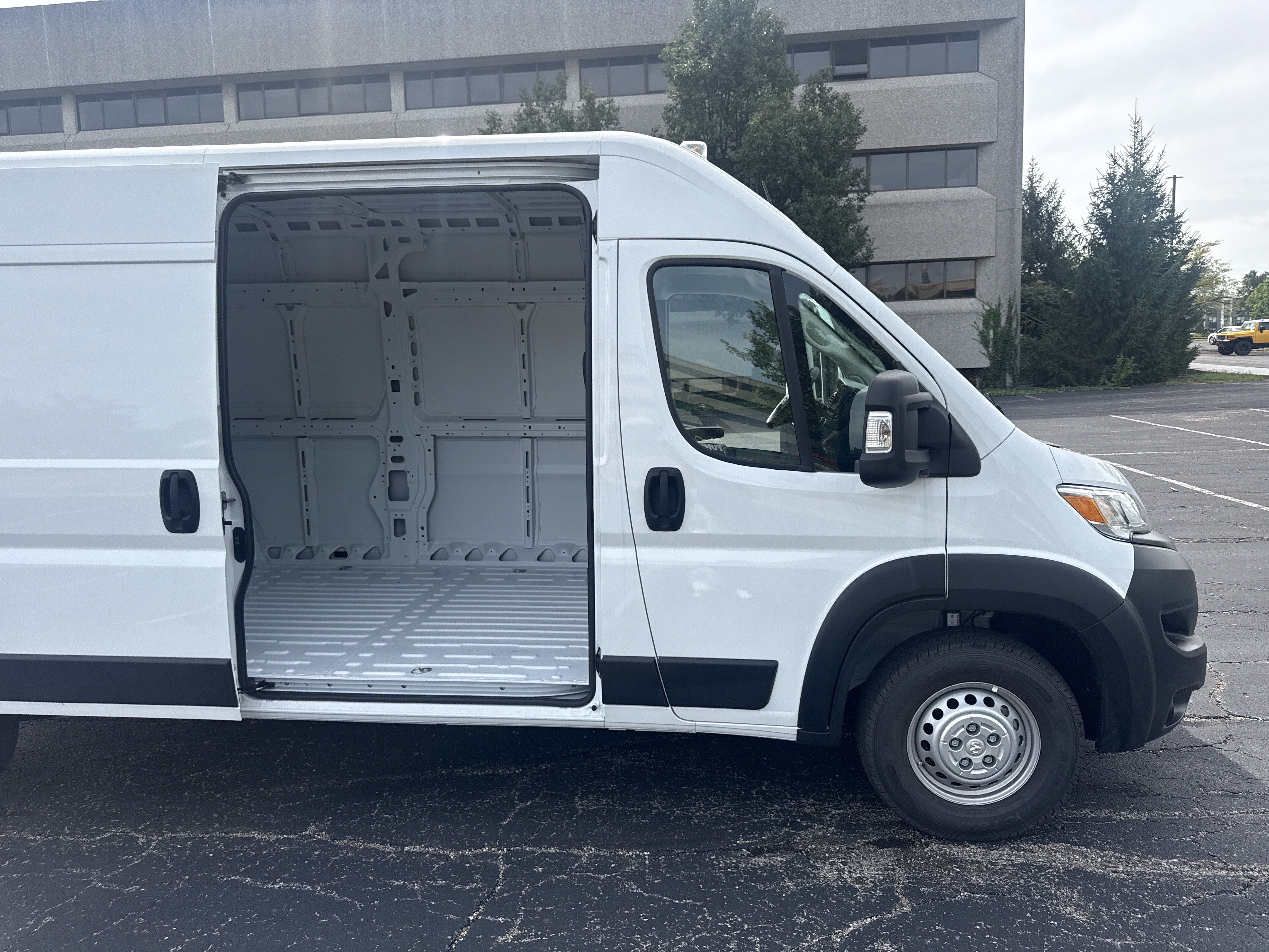 New 2026 RAM ProMaster 2500 w/ Convenience Group FWD image 14