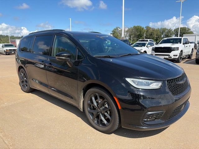 Used 2025 Chrysler Pacifica Limited