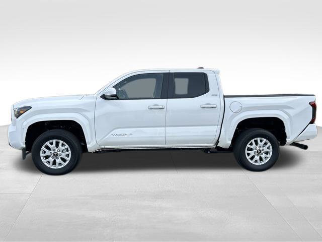 Certified 2026 Toyota Tacoma SR5 AWD/4WD image 2