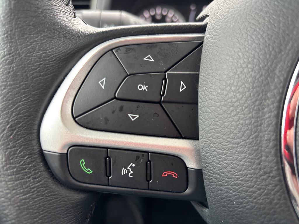 Used 2023 Jeep Renegade Latitude w/ Sun/Sound Group image 27