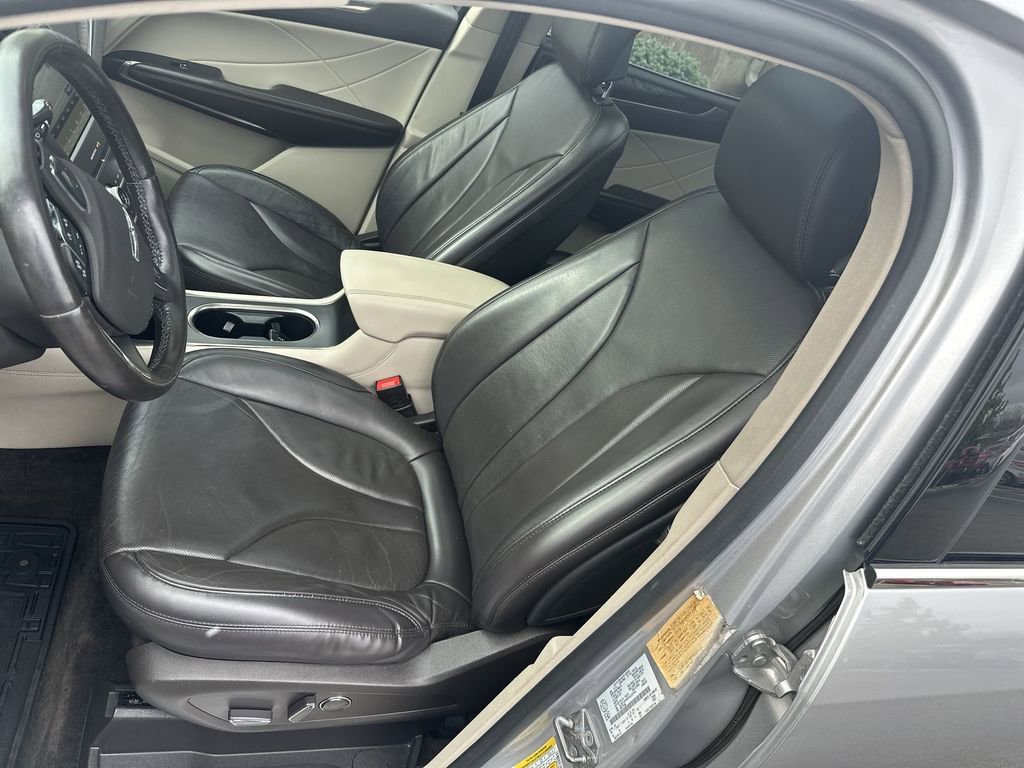 Used 2017 Lincoln MKC Reserve w/ Technology Package AWD/4WD image 13