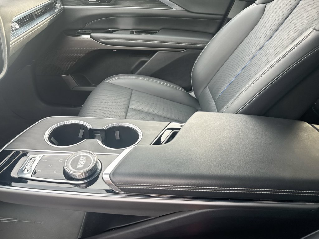 Used 2024 Cadillac Lyriq Luxury RWD image 24