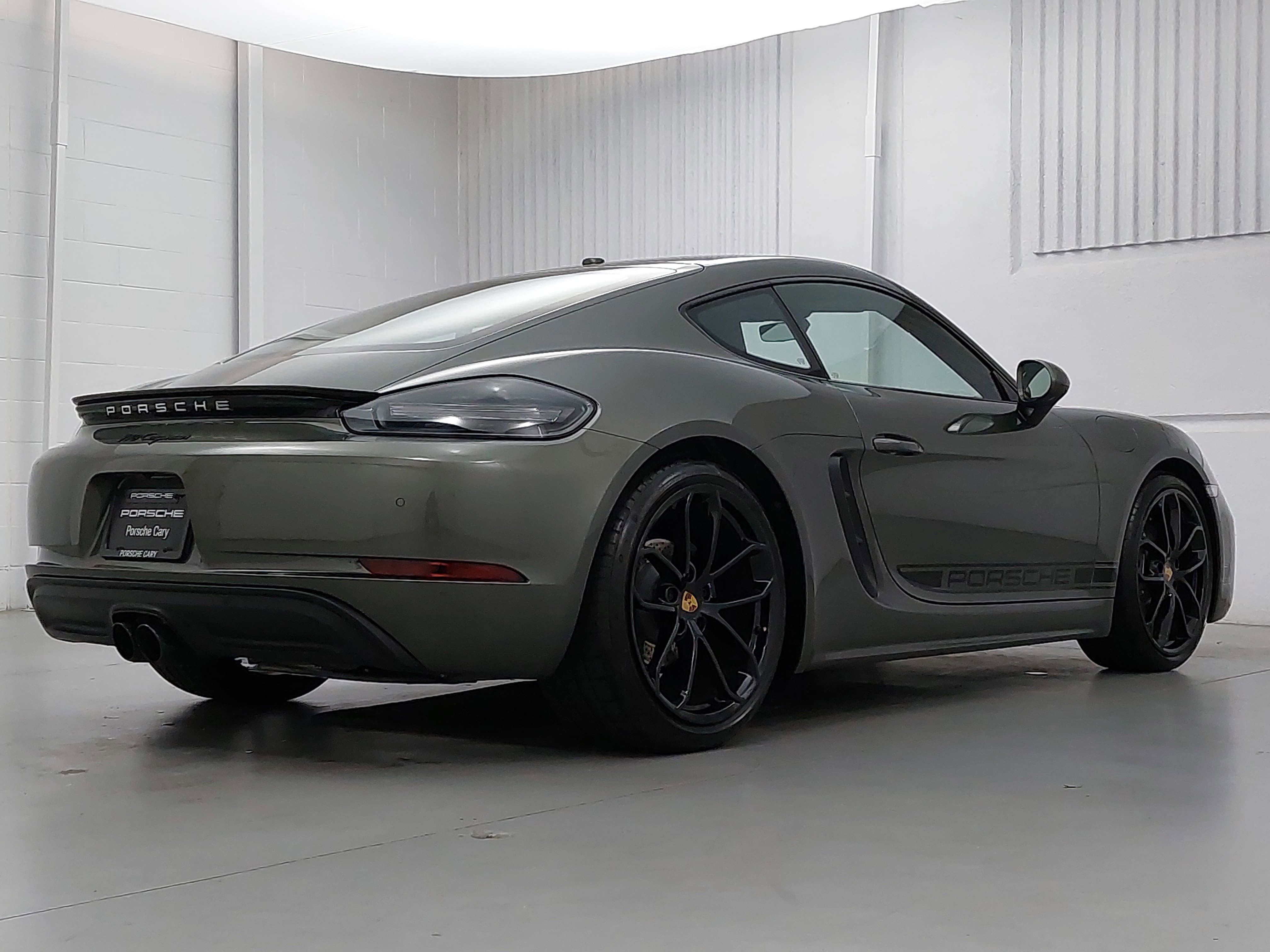 Certified 2024 Porsche 718 Cayman RWD image 7