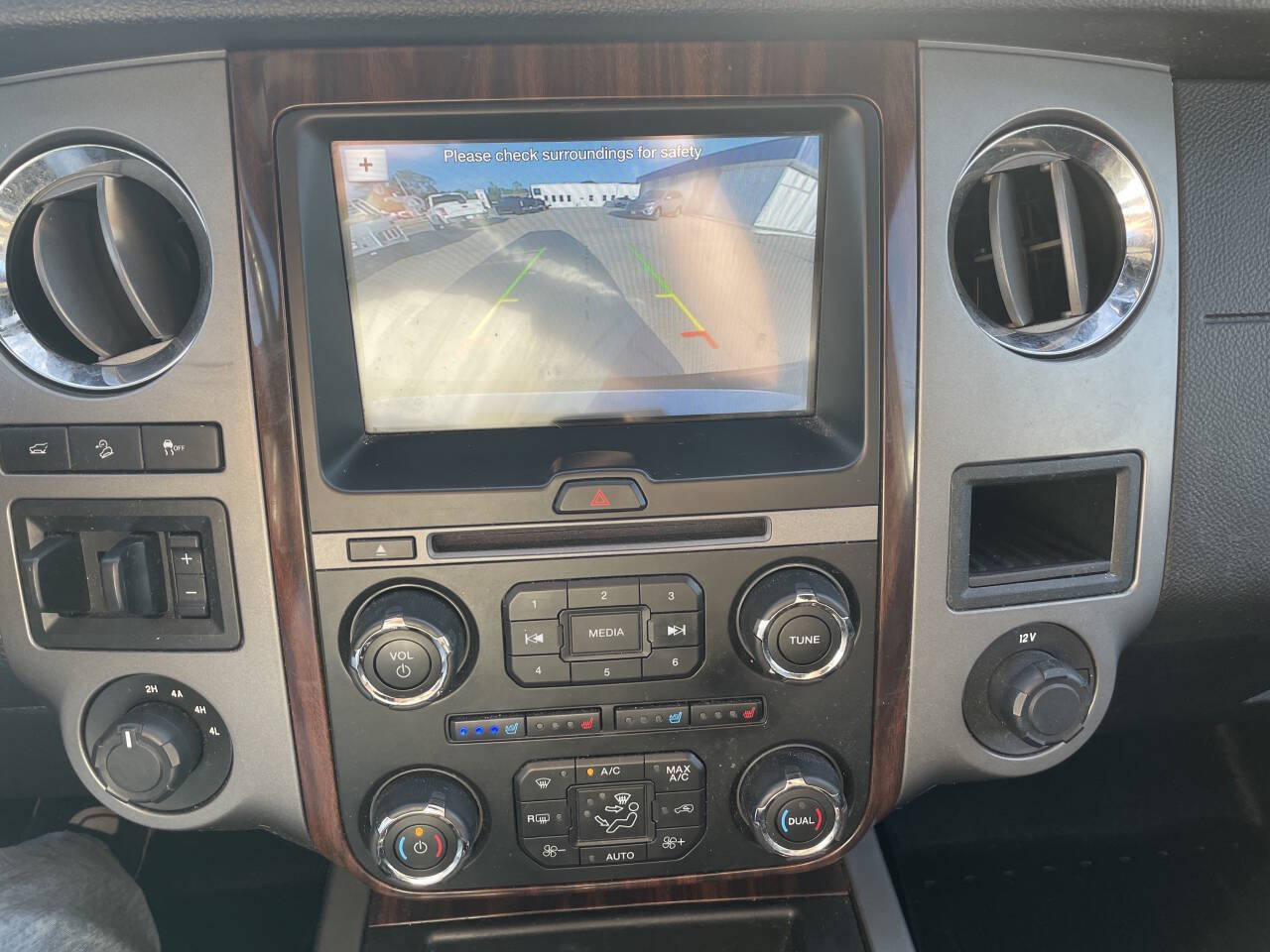 Used 2017 Ford Expedition EL Platinum AWD/4WD image 21