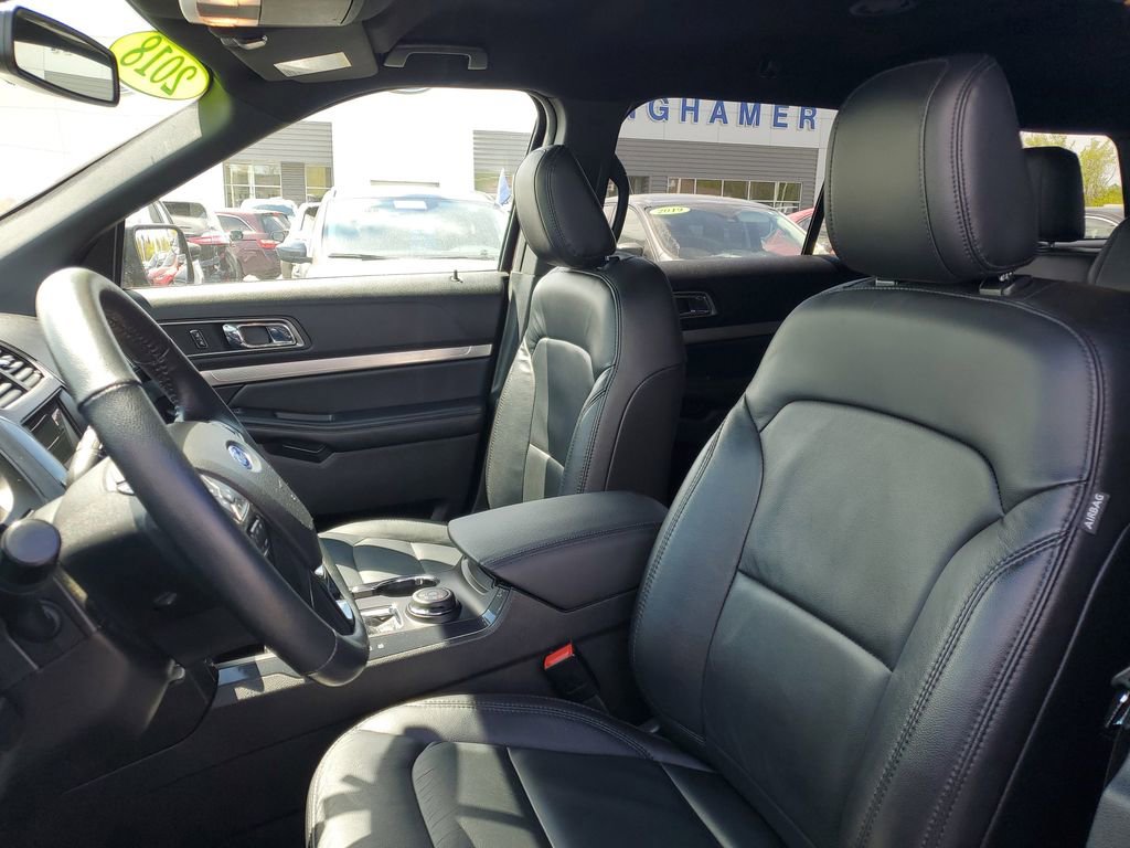 Used 2018 Ford Explorer XLT w/ Equipment Group 202A AWD/4WD image 8