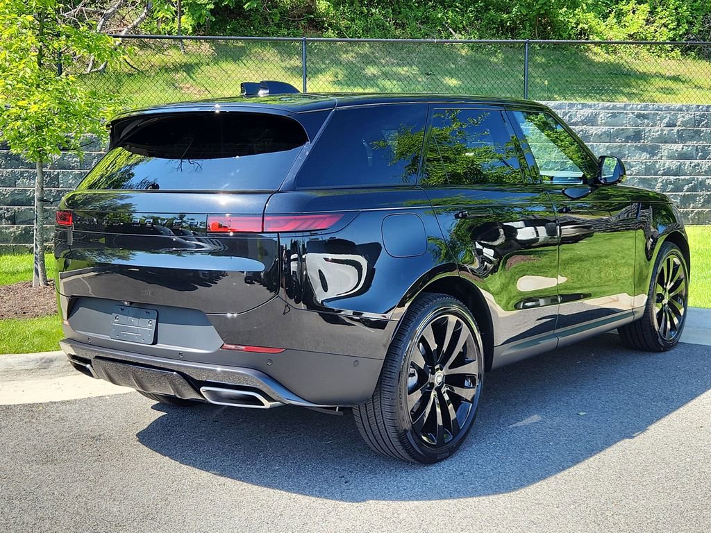 Used 2025 Land Rover Range Rover Sport SE AWD/4WD image 2