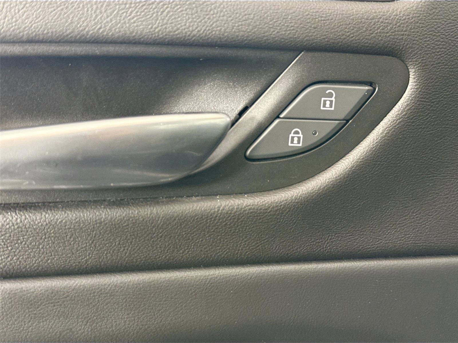 Used 2022 Cadillac Escalade Sport w/ Touring Package image 29