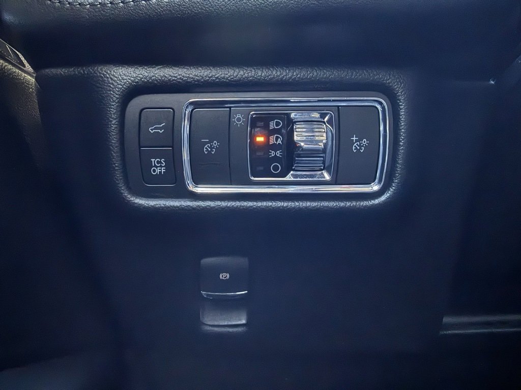 Used 2021 Lincoln Nautilus Reserve w/ Equipment Group 201A image 13