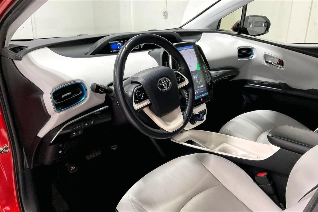 Used 2018 Toyota Prius Prime Advanced FWD image 15