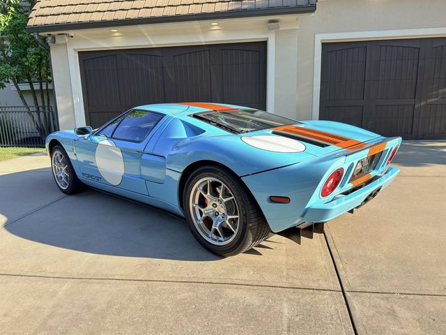 Used 2006 Ford GT RWD image 24